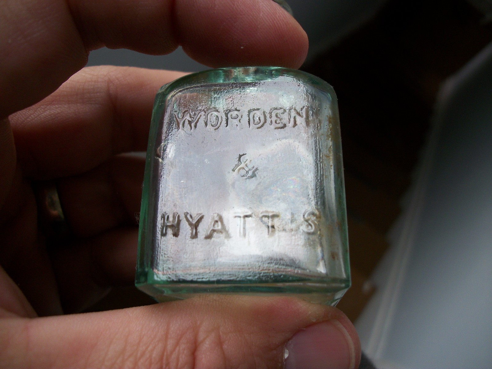 WORDEN & HYATT'S FANCY IXL INKS AQUA SQUARE SCHOOLHOUSE SHAPE 1890S MOLD BLOWN