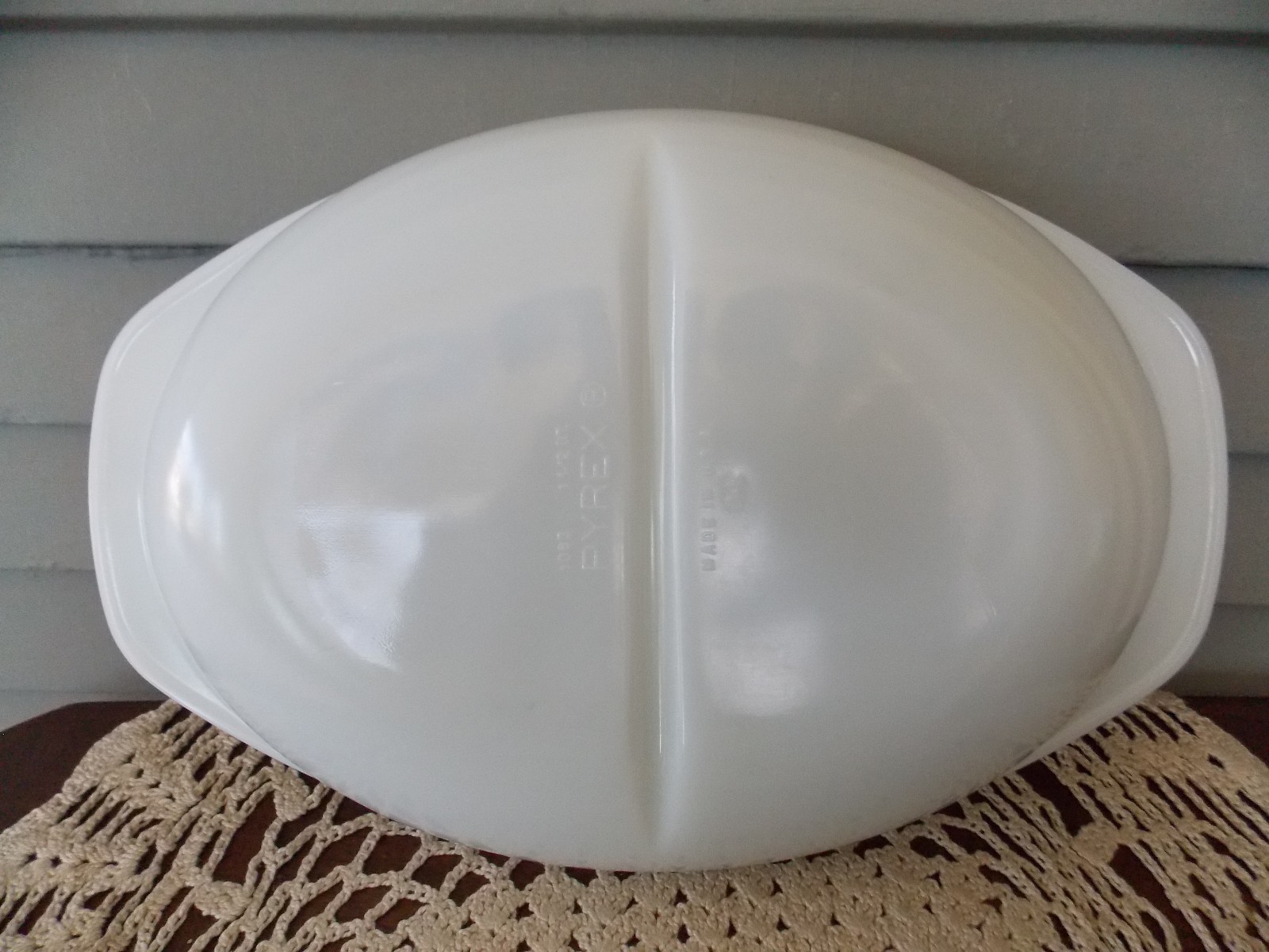 Vintage Pyrex 1063 White Milk Glass Oval Divided Bowl Casserole Dish 1 1/2 qt