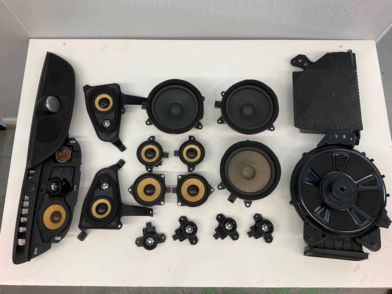 16-22 Volvo XC90 16pc Bowers and Wilkins Speaker Set 16-22 Volvo XC90 16pc Bowers and Wilkins Speaker Set