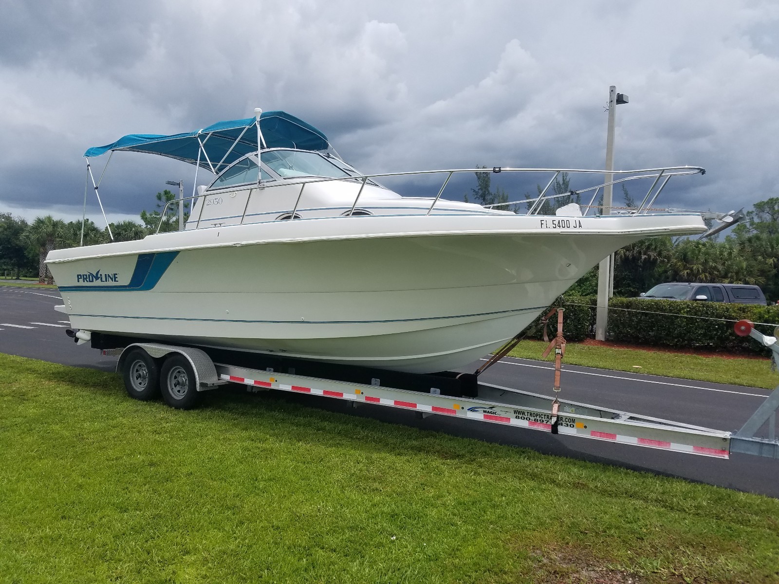 1995 Proline 2950 Mid Cabin Twin Johnson 200hp ocean runners