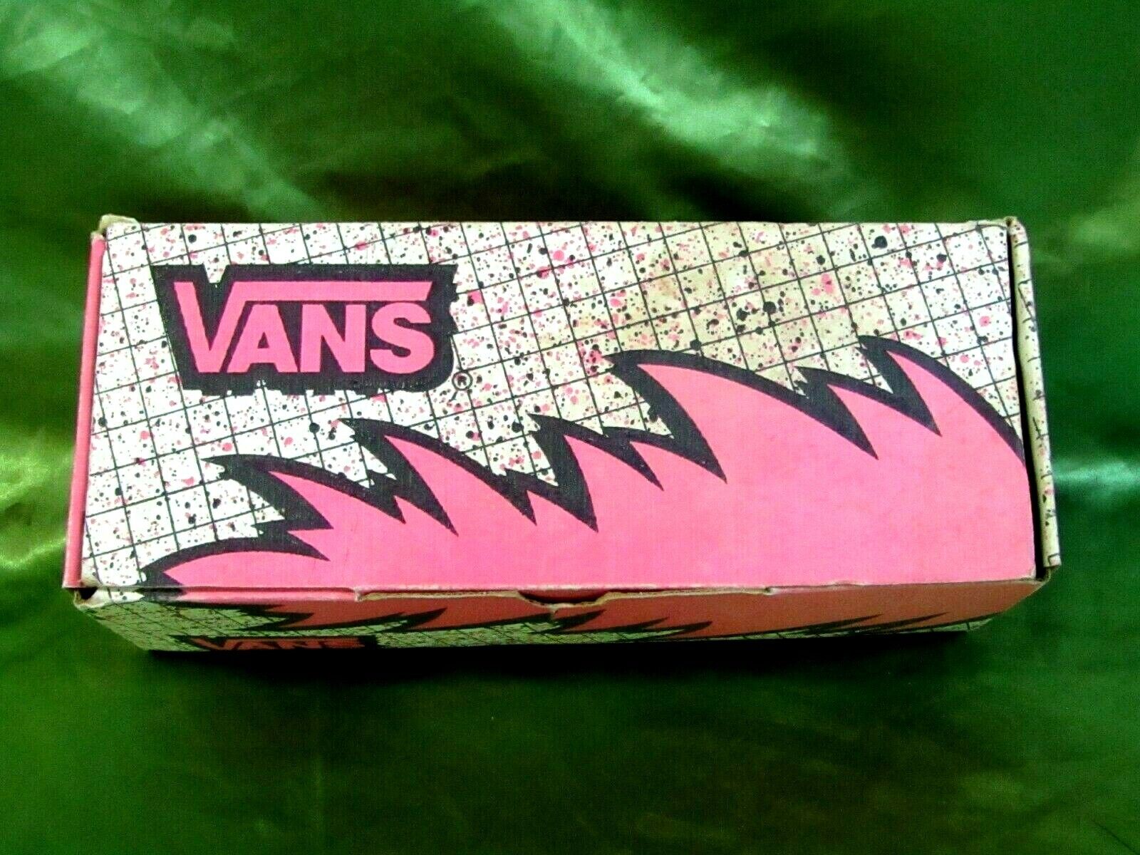 Collectible Shoe Box - Vans Shoe Box - 80's / 90's Pink Box Collectible Shoe Box - Vans Shoe Box - 80's / 90's Pink Box
