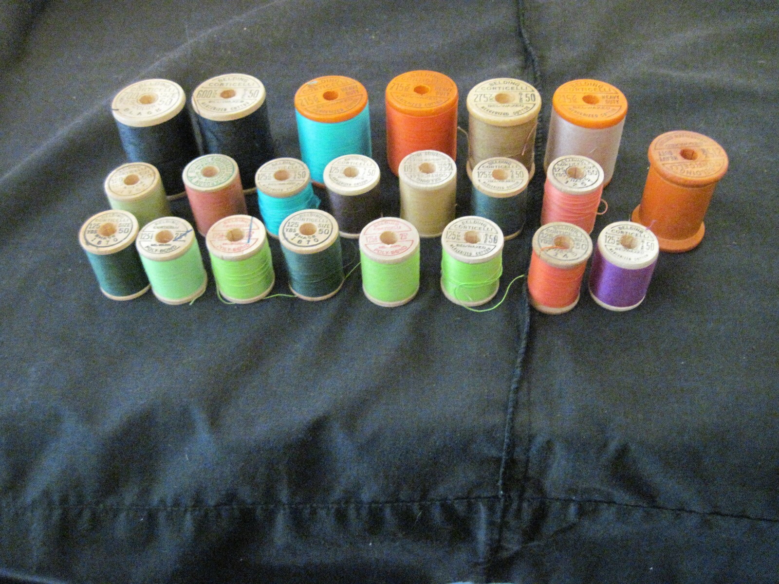 22 Vtg Belding Corticelli Wood Wooden Thread Spools Most Full One Empty Lrg Smal