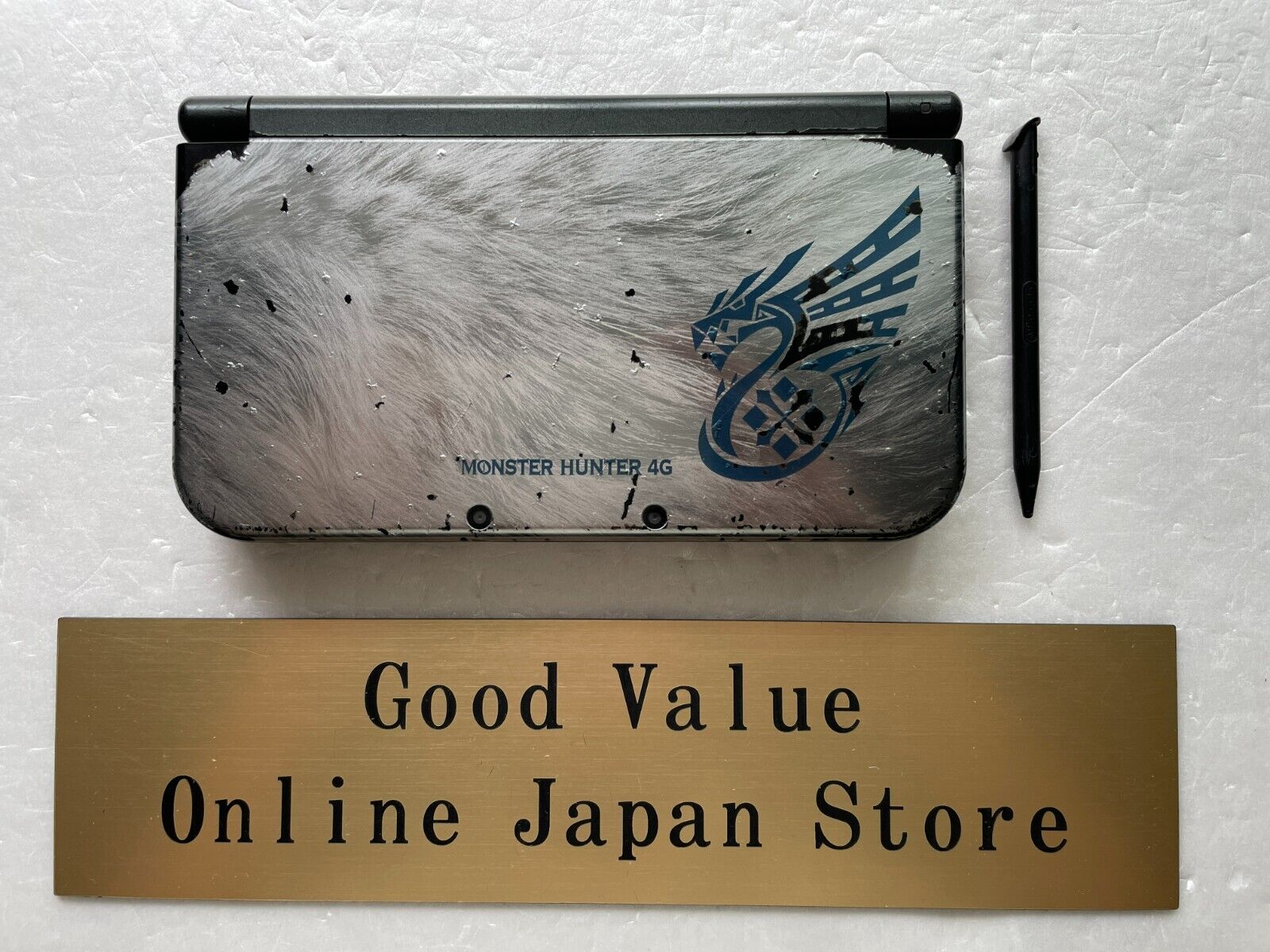 New Nintendo 3DS XL Monster Hunter 4G Special Console Only New Nintendo 3DS XL Monster Hunter 4G Special Console Only