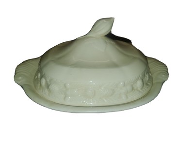 Do you know the maker or pattern name? Made in Japan... Vintage Round Vegetable Bowl with Lid