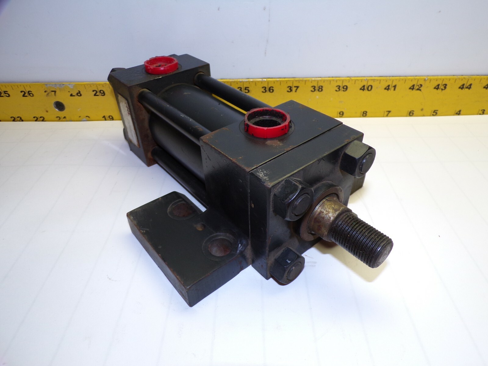 NEW EATON HYDROLINE HYDRAULIC CYLINDER 21/2" STOKE 21/2" BORE 1/2" PORTS