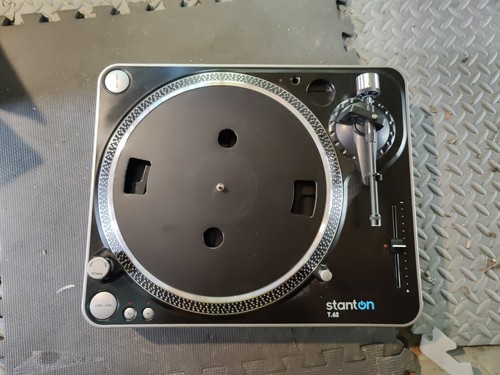 STANTON T.62 TURNTABLE DJ RECORD PLAYER WITH PITCH CONTROL