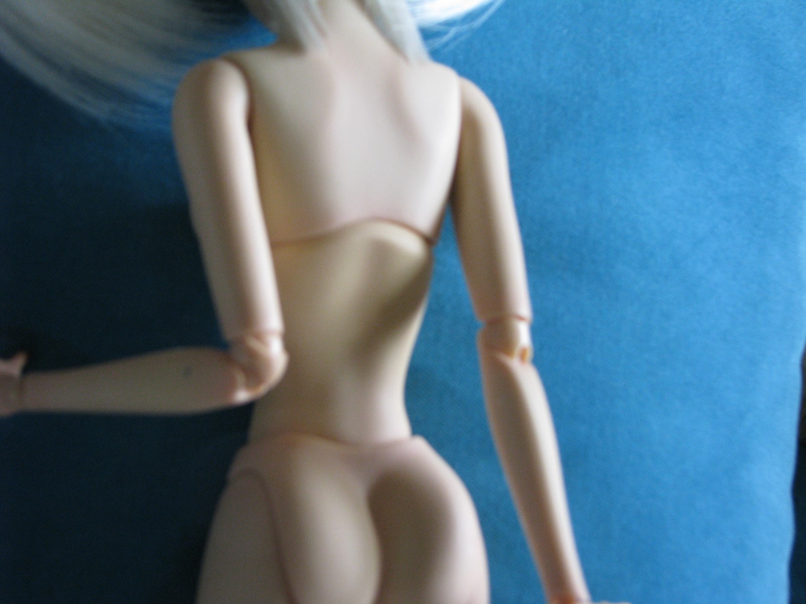 SYBARITE SUPERDOLL  DOLL PLATINUM HAIR, SUPERB DOLL !!