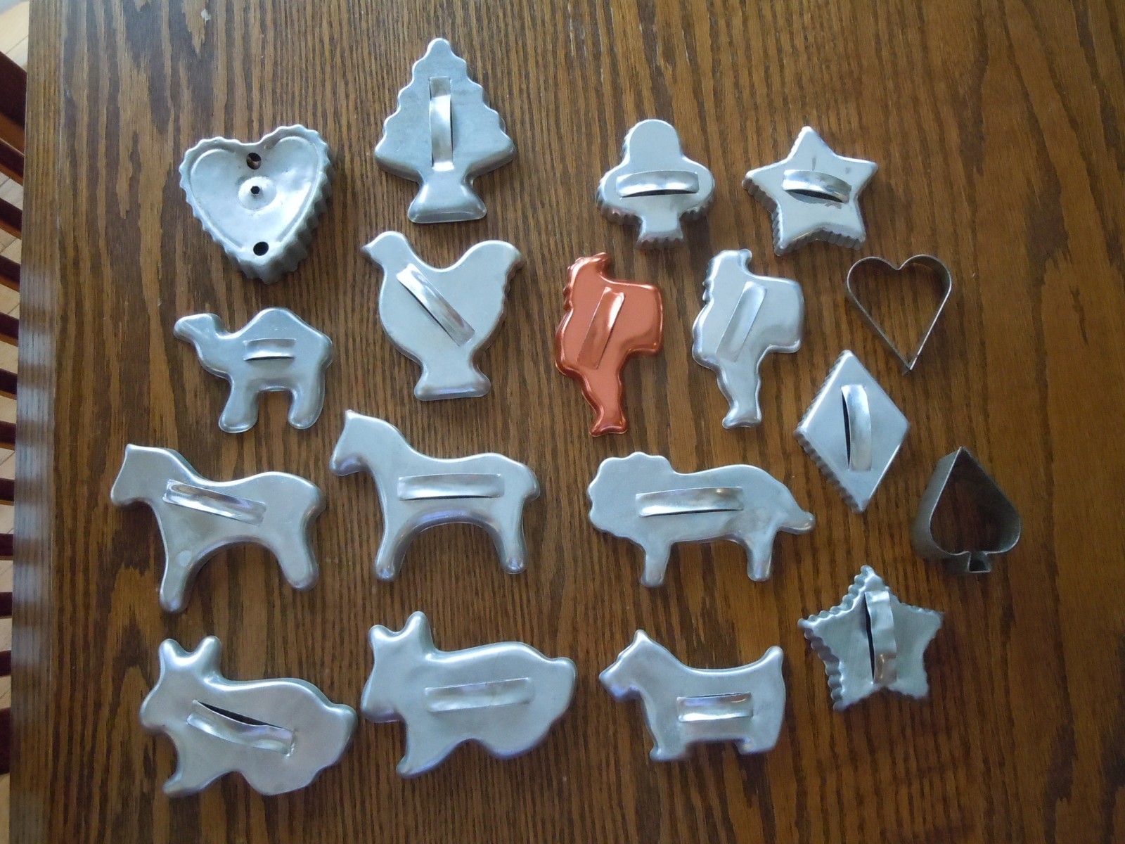 Lot of 18 Vintage Aluminum & Copper Cookie Cutters Camel Lion Bunny Horse Clubs