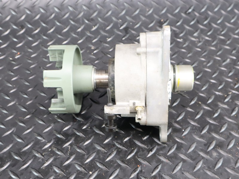 1998 YAMAHA WAVERUNNER XL1200 DRIVESHAFT BEARING ASSEMBLY HOUSING