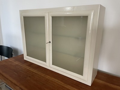 Arztschrank Metall gebraucht kaufen! Nur 3 St. bis -65% günstiger