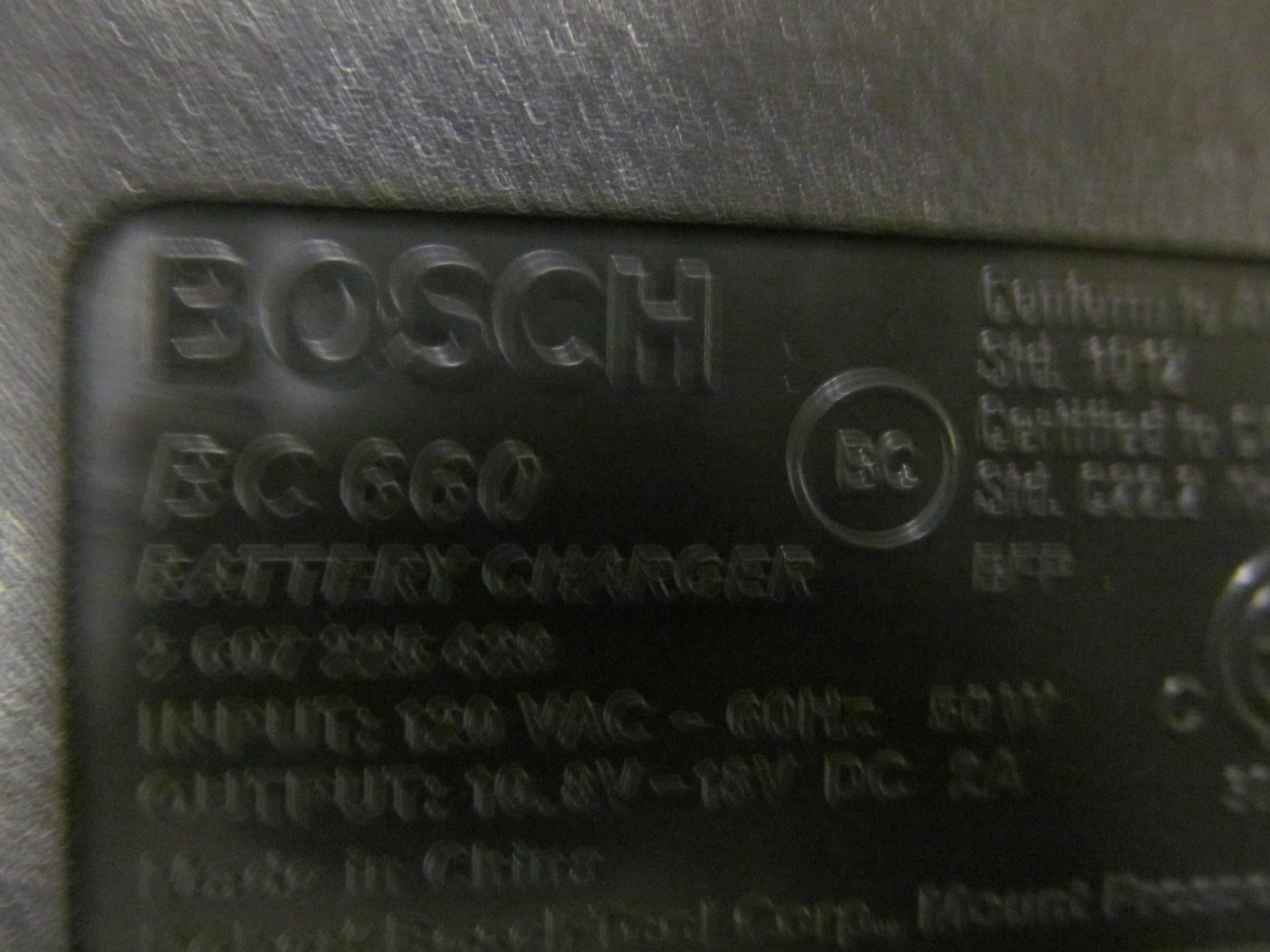 Bosch 18 volt lithiumion batteries and charger