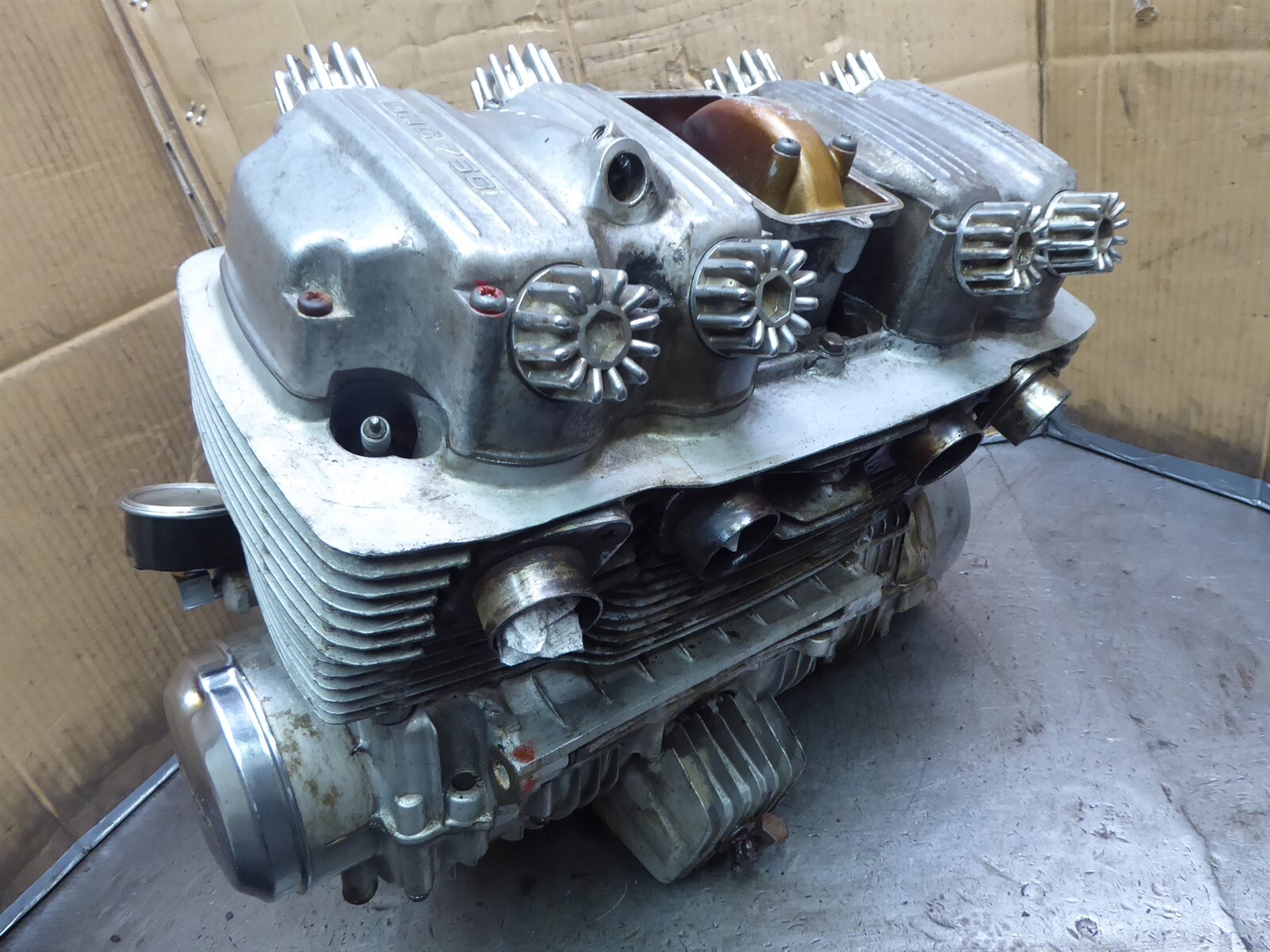 オートバイ・バイク HONDA 750 FOUR CYLINDER ENGINE 1/3 オートバイ・バイク HONDA 750 FOUR CYLINDER ENGINE 1/3 77