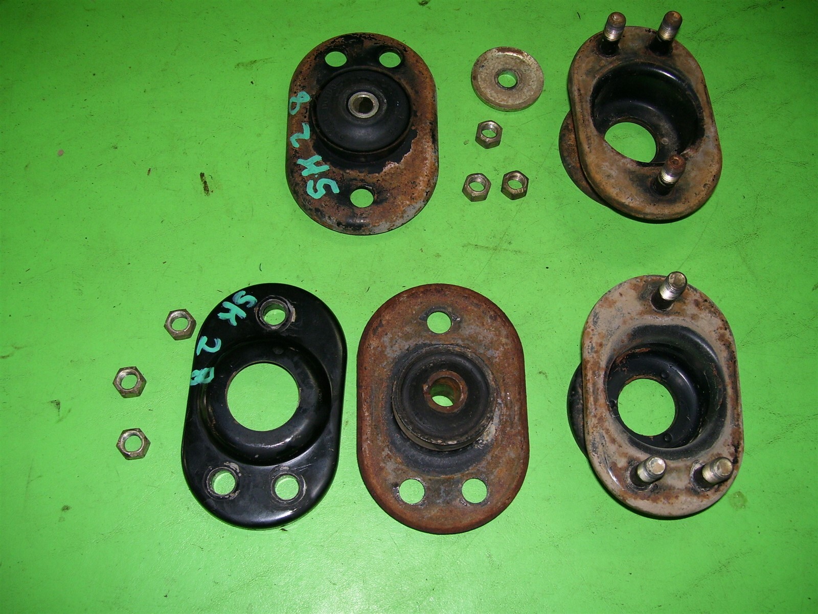 85 300ZX Z31 VG30ET 2+0 Rear Coil Spring Shock Brackets OEM のeBay公認海外通販