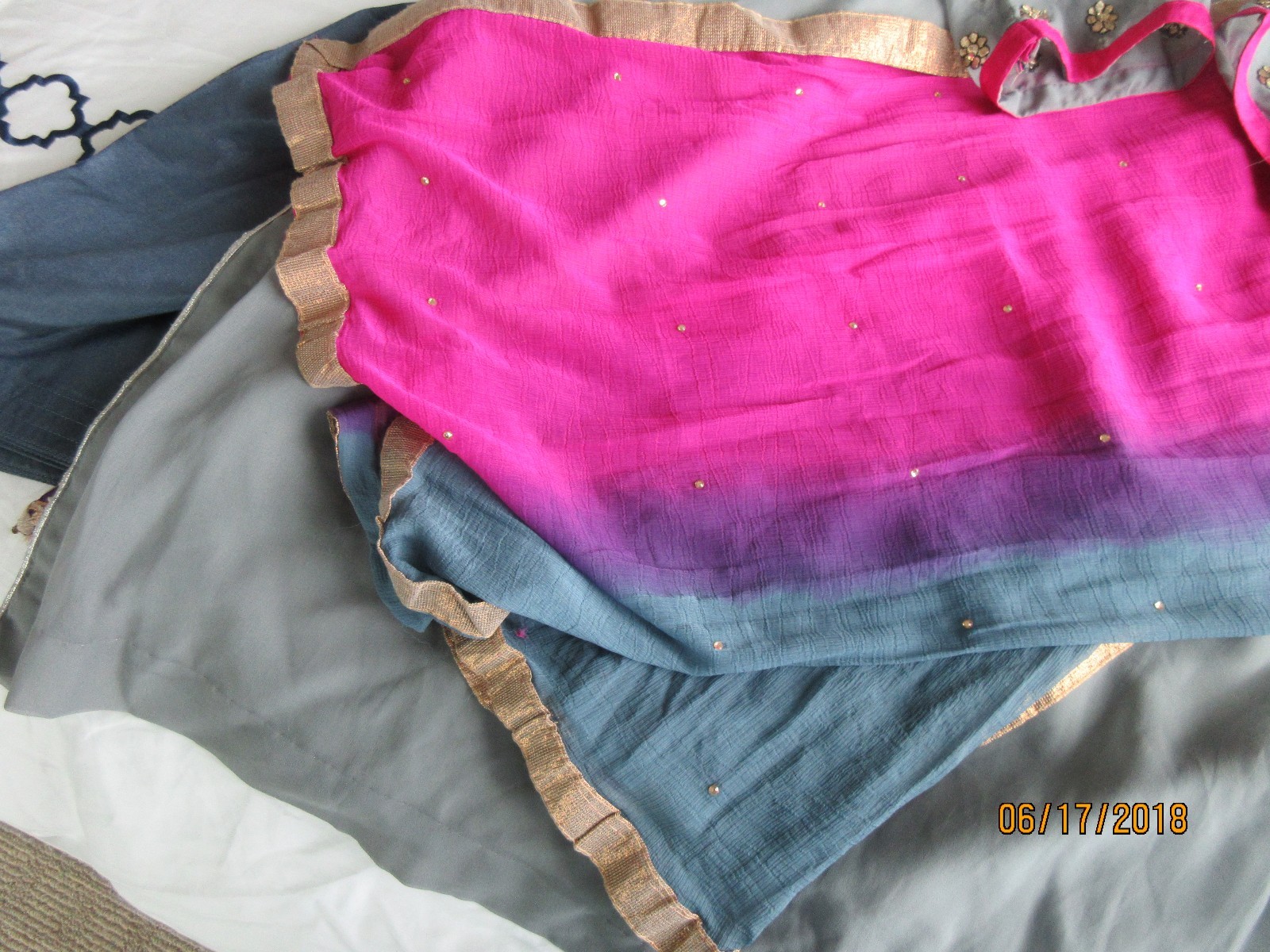 brandnew xL3 piece stiched gray&pink with  silver embriodery sal kam dup chiffon