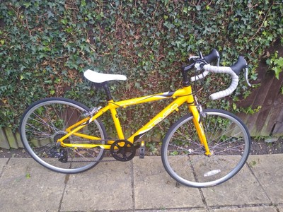 apollo tempo junior road bike