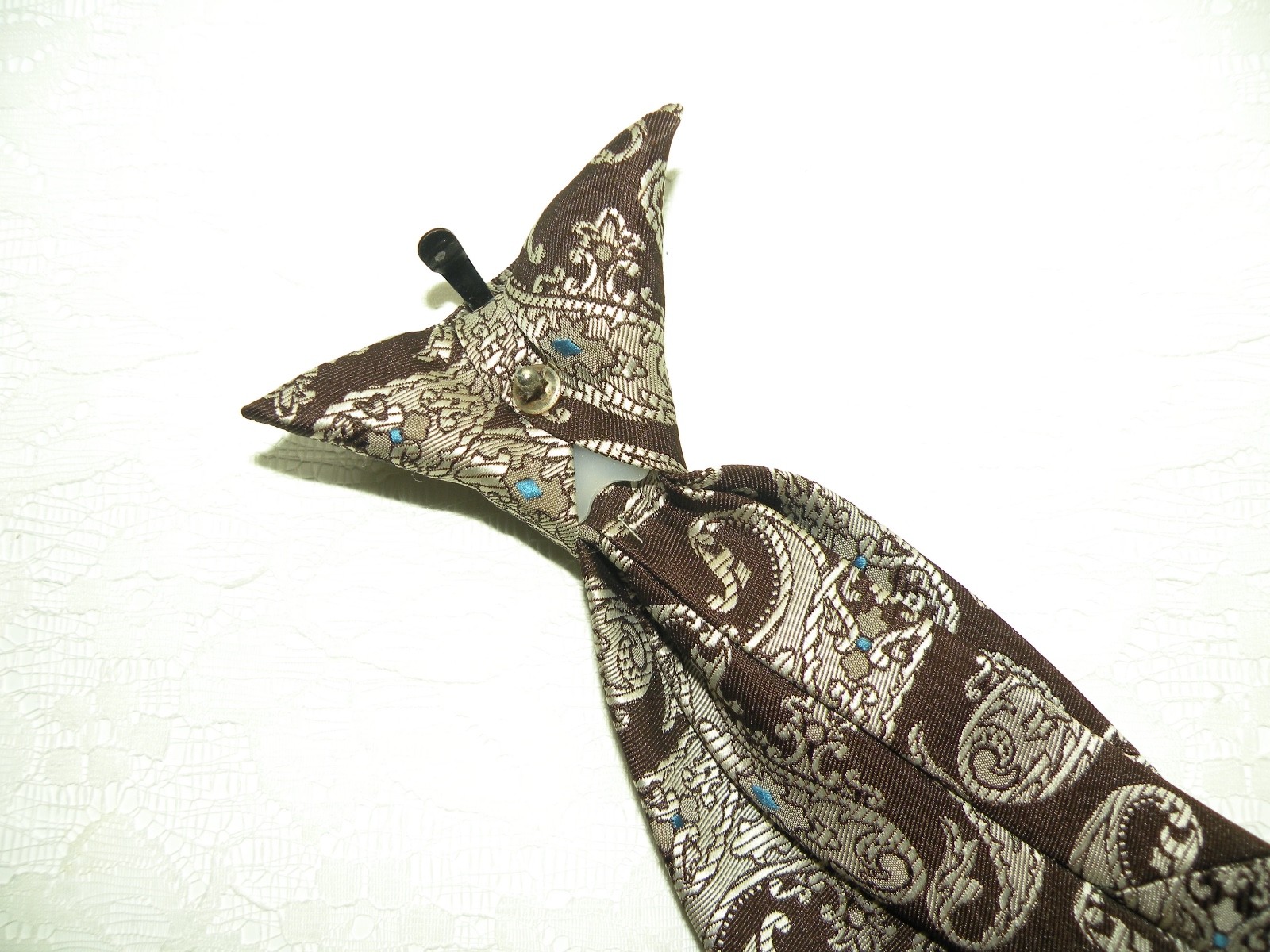 Vintage Mens Clip-on Neck Tie Wembley Necktie Clip On Tie Brown Blue Paisley