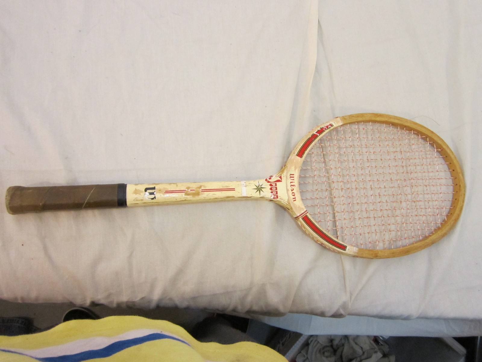 ANTIQUE VINTAGE 1950s RED WHITE WILSON SPORT MODEL WOODEN