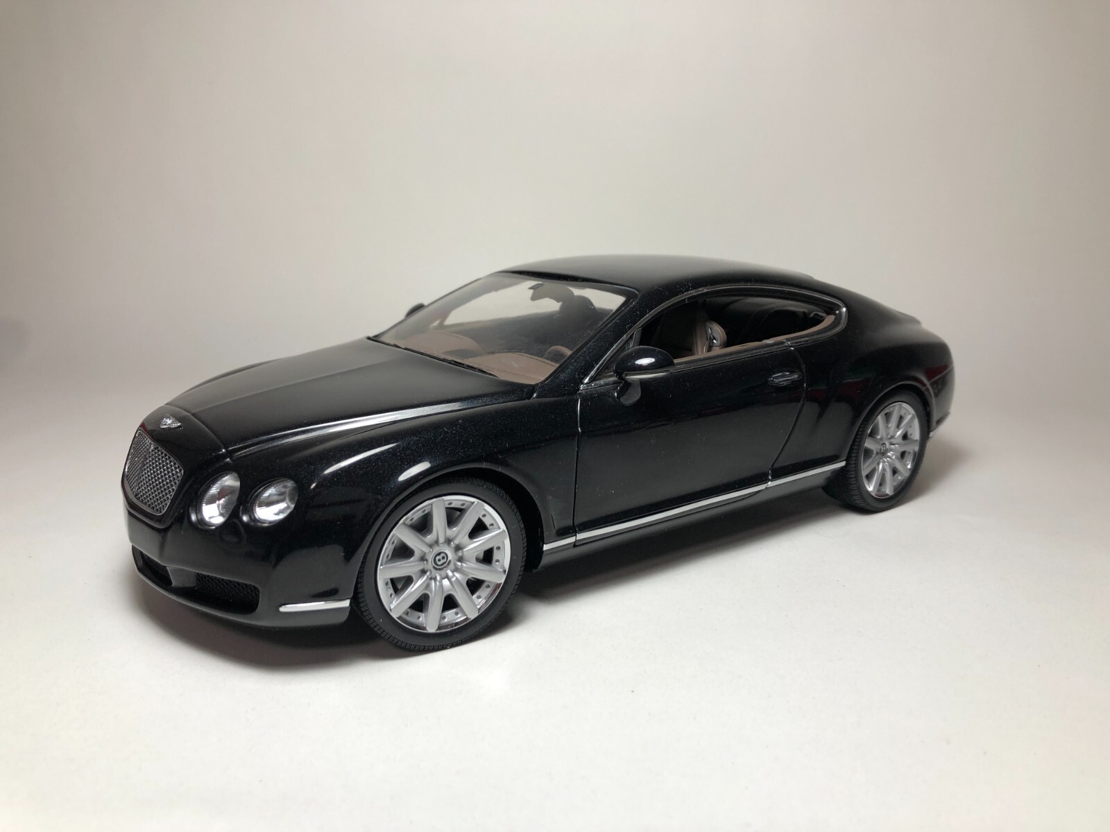 ミニチャンプス ベントレーコンチネンタル1/18 楽天市場】ミニチャンプス 1/18 ベントレー コンチネンタル GT