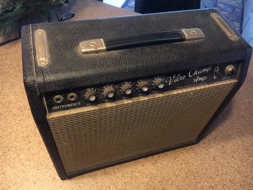 Vintage 1965 Fender Vibro Champ Amp