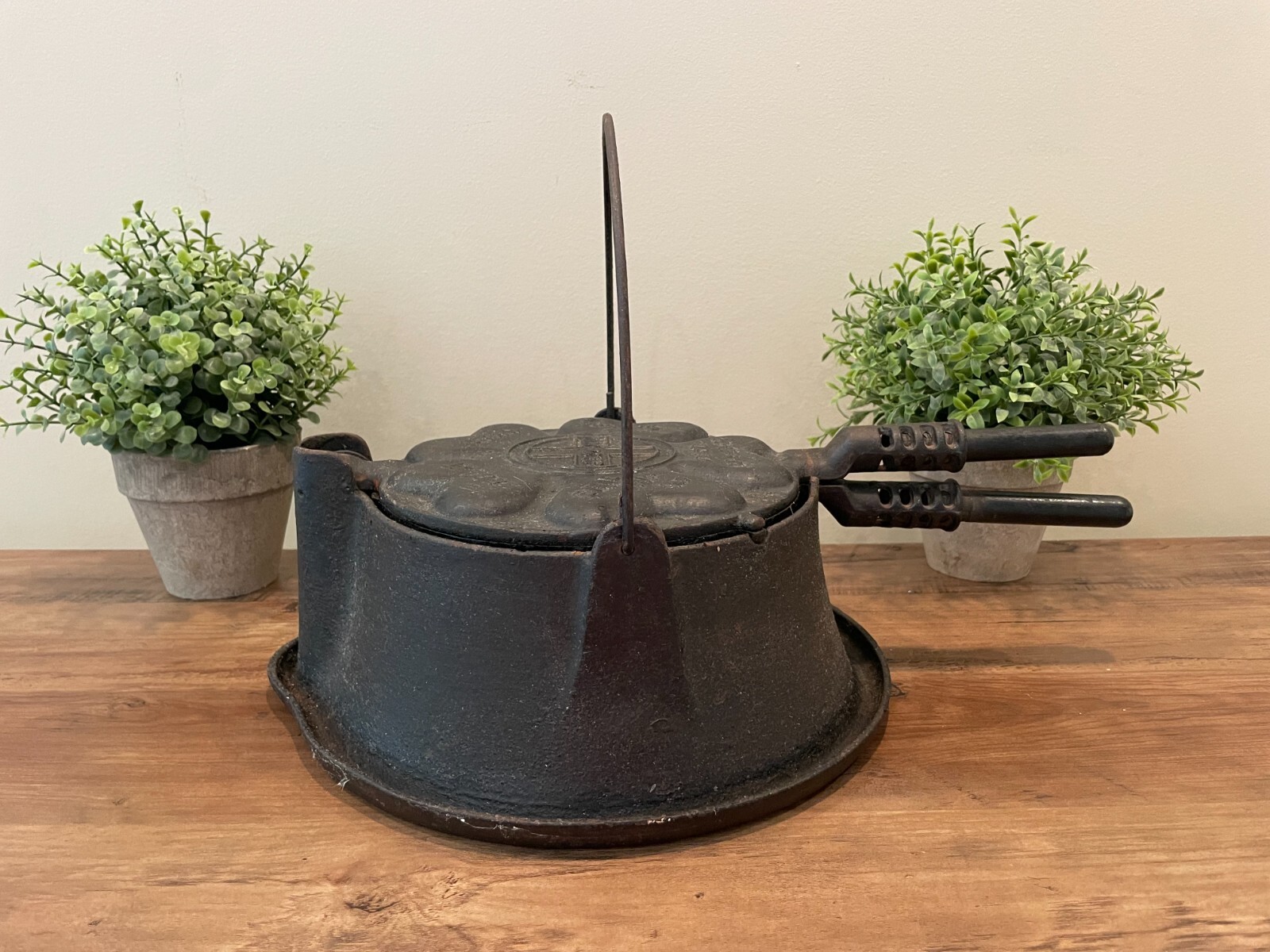 Rare Vintage Griswold Heart and rare Center Star #18 Waffle