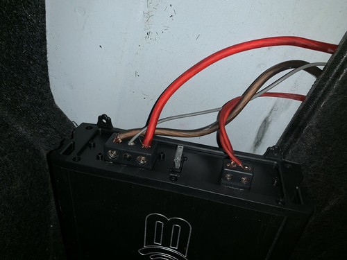 belva subwoofer 10 Inch Grest Conditon COMES WITH ALL WIRES AND AMPLIFER