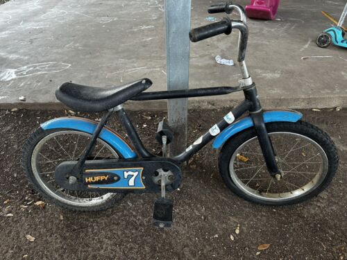 Vintage 70/80s Kids BMX Huffy First Bike Banana Seat Racer Vintage 70/80s Kids BMX Huffy First Bike Banana Seat Racer