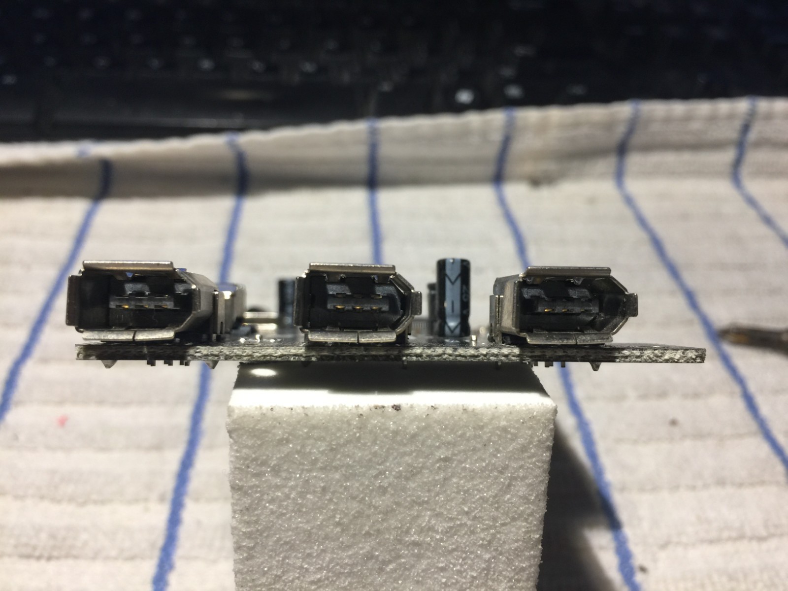 Used working UW-1394PCI-A01 Firewire PCI Card 3+1-Port. No Box, No CD Driver