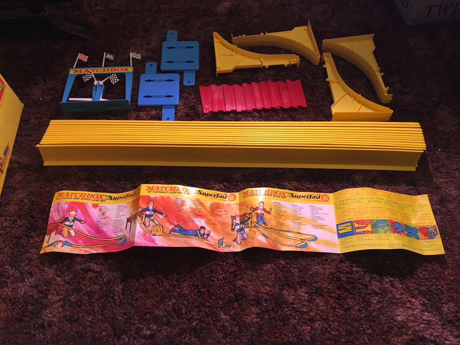 VINTAGE MATCHBOX  SF-4 SUPERFAST DOUBLE LOOP RACE SET Condition is USED