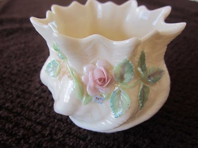 Belleck Fermanagh Rosebud Jar Ireland #0857