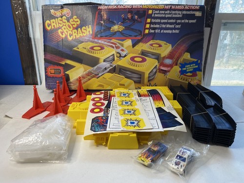 Mattel Hot Wheels Criss Cross Crash Track Set 7996 1992