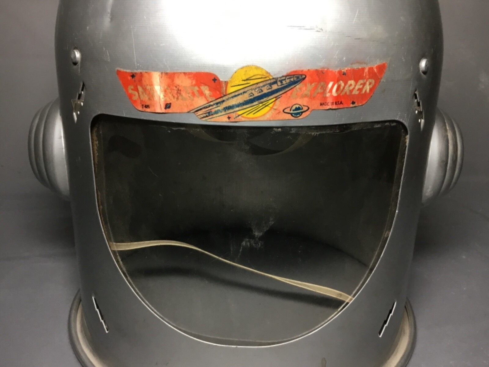 Mirro Satellite Explorer space helmet with head straps pretty nice condition