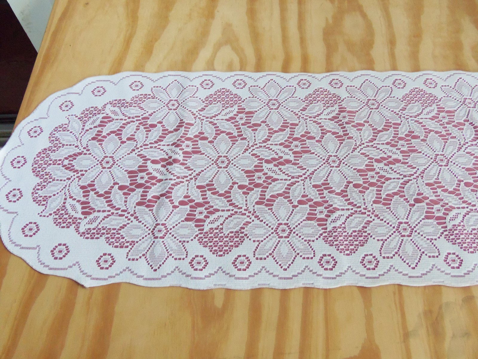 Pink & White Lace Regency table runner 36.5