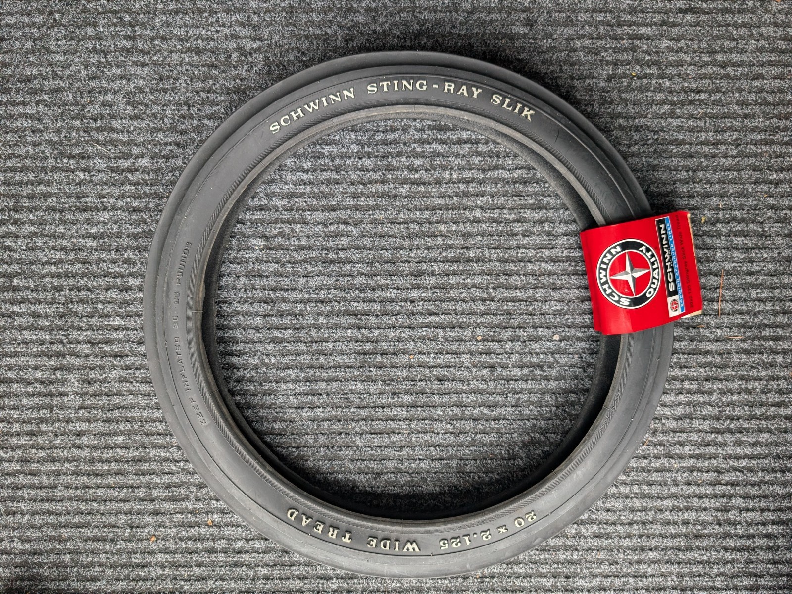 と*ん様 SCHWINN STING-RAY SLIK 20 x 2.125タイ と*ん様