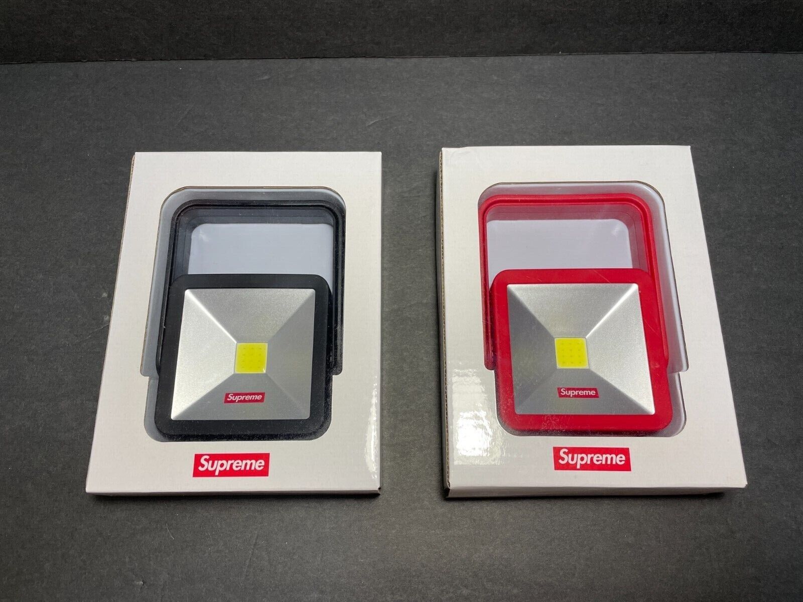 DS NEW FW18 SUPREME MAGNETIC KICKSTAND LIGHT RED BLACK SET DS NEW FW18 SUPREME MAGNETIC KICKSTAND LIGHT RED BLACK SET
