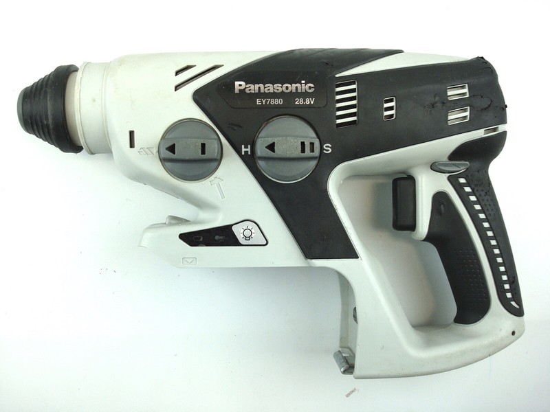Panasonic EY7880 28.8V Li-Ion 3/4” Cordless Rotary Hammer