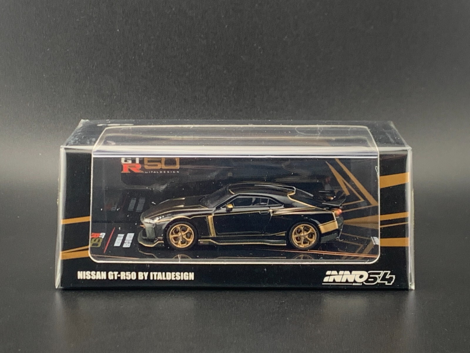 1/18 日産　Nissan GT-R50　カスタム 1/18 GT Spirit Nissan GT-R 50 by Italdesign in Matt Gray and