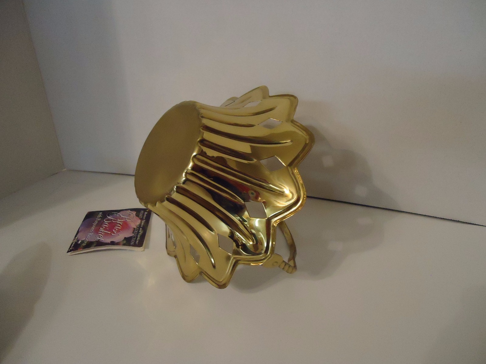 New Hallmark Brass Potpourri Basket Folding Handle 6 1/2
