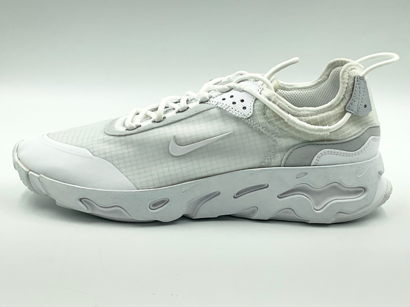 nike react live triple white