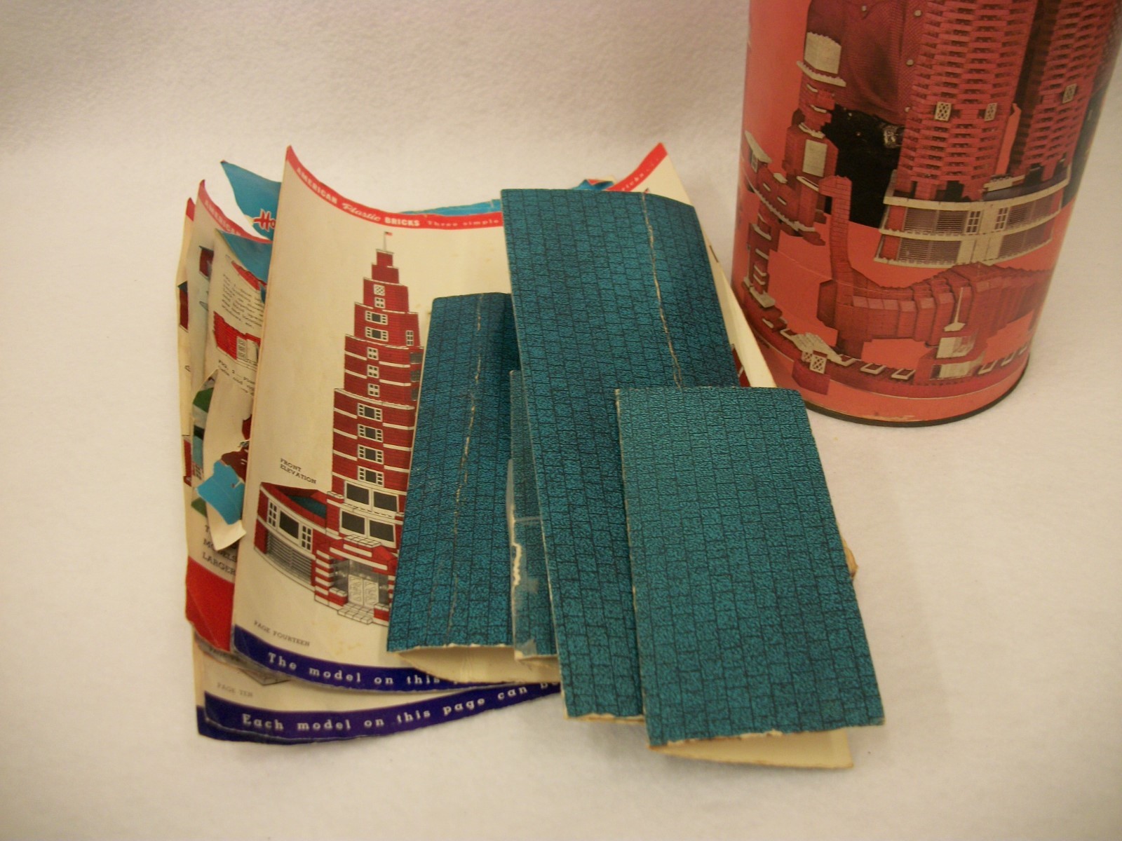 Vintage Halsam American Plastic Bricks Set No. 725 - 291 Pieces & Extras