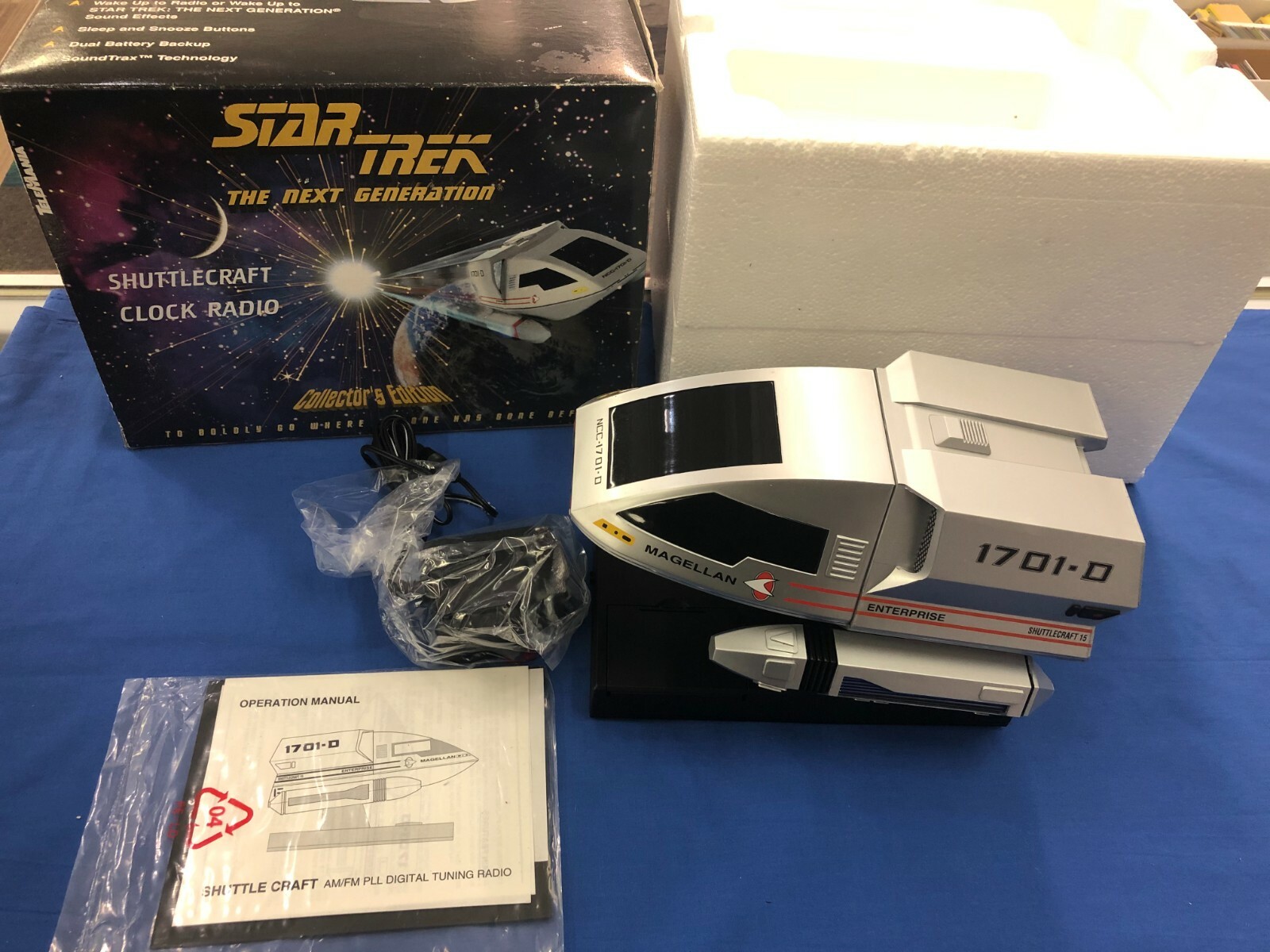 STAR TREK  TNG  シャトルクラフト クロックラジオ STAR TREK TNG シャトルクラフト クロックラジオ 1994 Star Trek