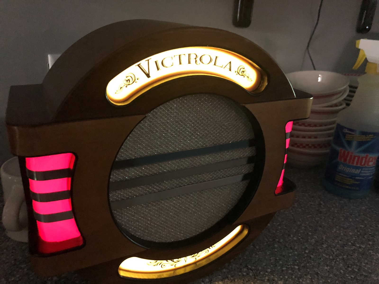 RETRO VICTROLA REAL WOOD BLUETOOTH WALL SPEAKER BACKLIT NEW IN BOX