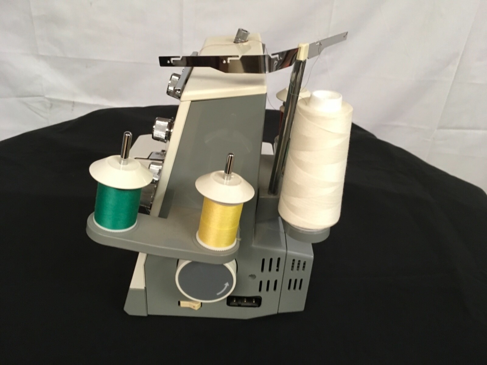 Elena Lock L5 serger sewing machine