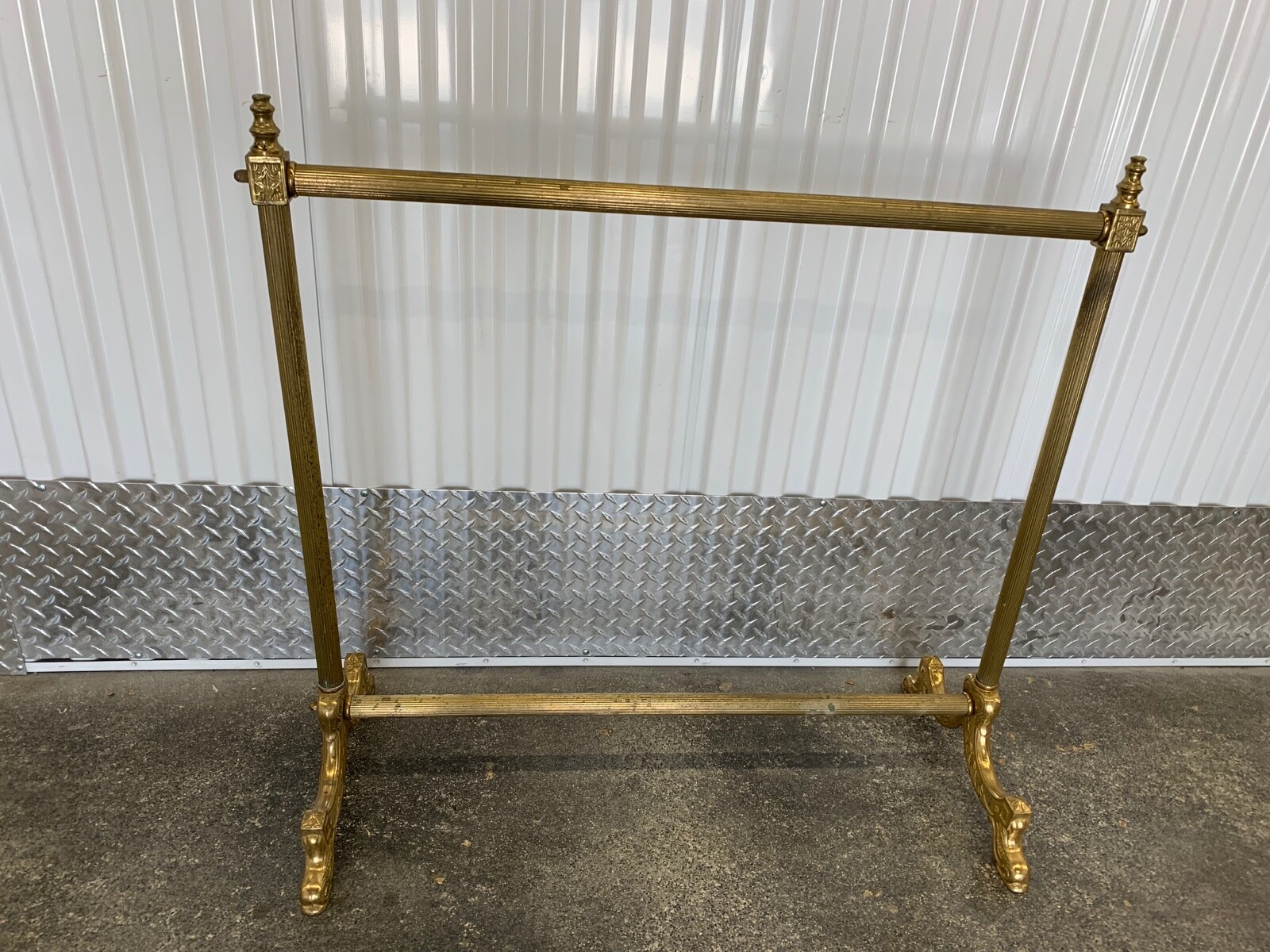 VINTAGE HEAVY BRASS QUILT BLANKET RACK W/ DOLPHIN FEET MADE IN ITALY