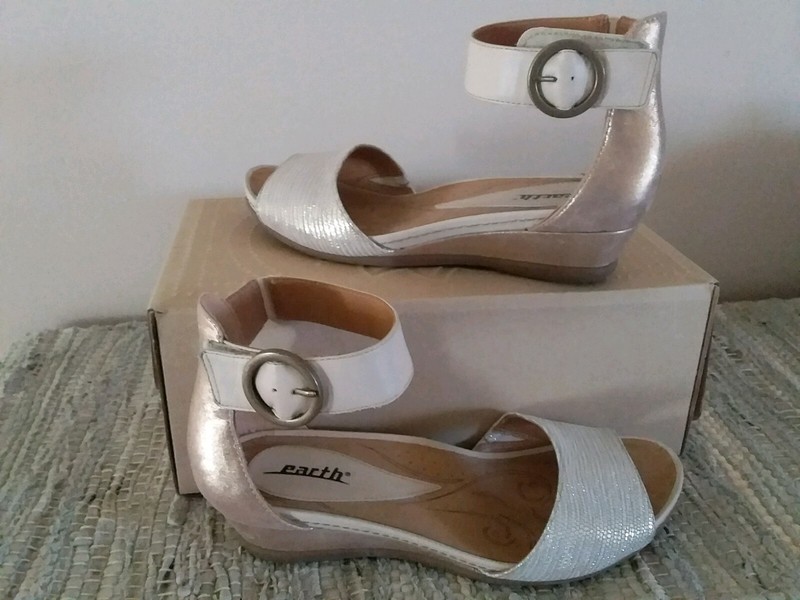 earth hera shoes