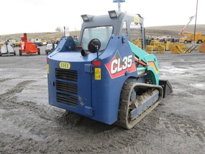 IHI Cl35  Farm Skid Steer Loader