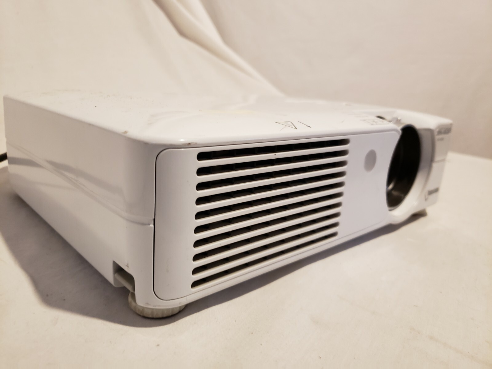 Sharp PG-A10X 1080p HD Projector 1300 Lumens w/ Good Lamp