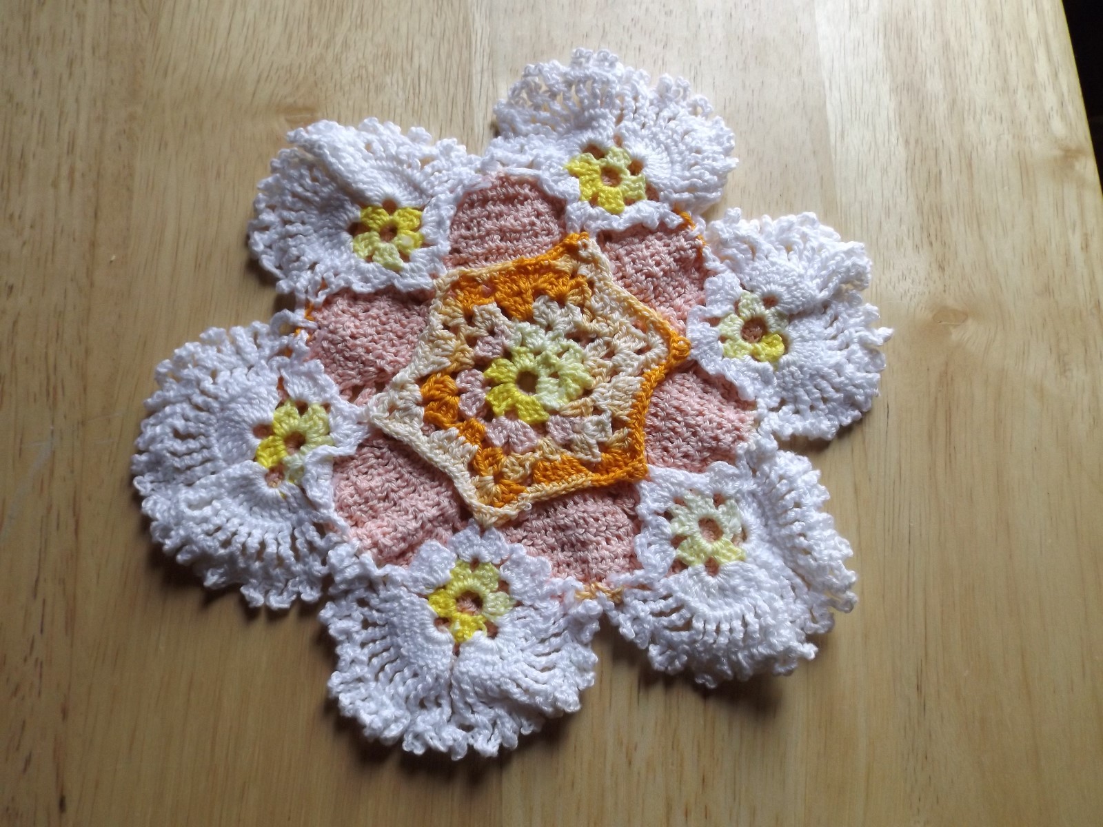 Vtg Round Peach Yellow Hot Pad Crocheted Crochet Doily 7