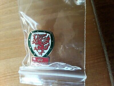 BADGE - WALES  EURO 2020 CANCELLED TOURNAMENT (Green edging Red logo)