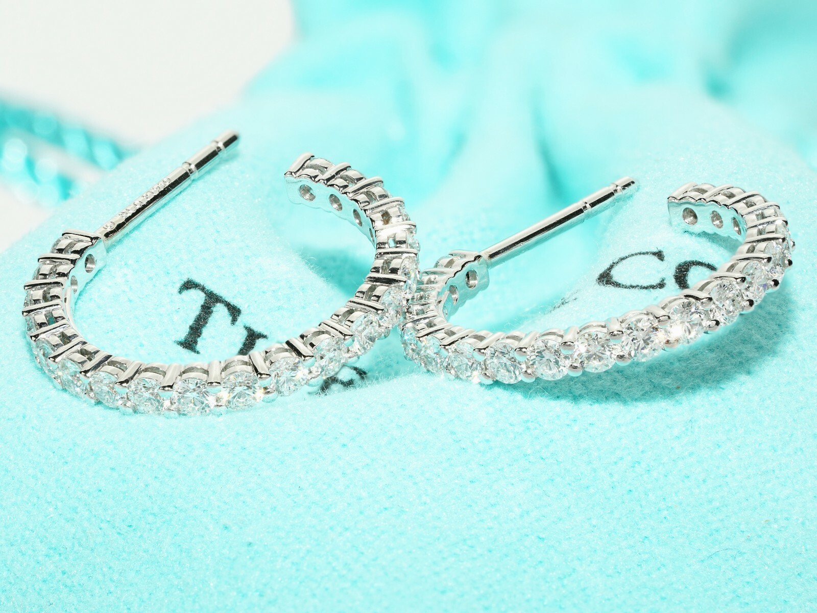 Tiffany & Co. Platinum Shared Prong Setting Diamond Hoop Earrings 1.20ct