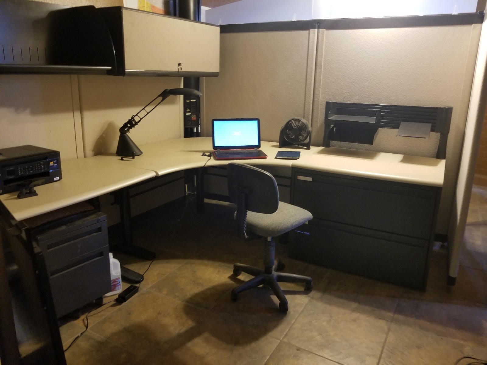 used Cubicle set / Office Cubicle set / Cubicles  4 room set